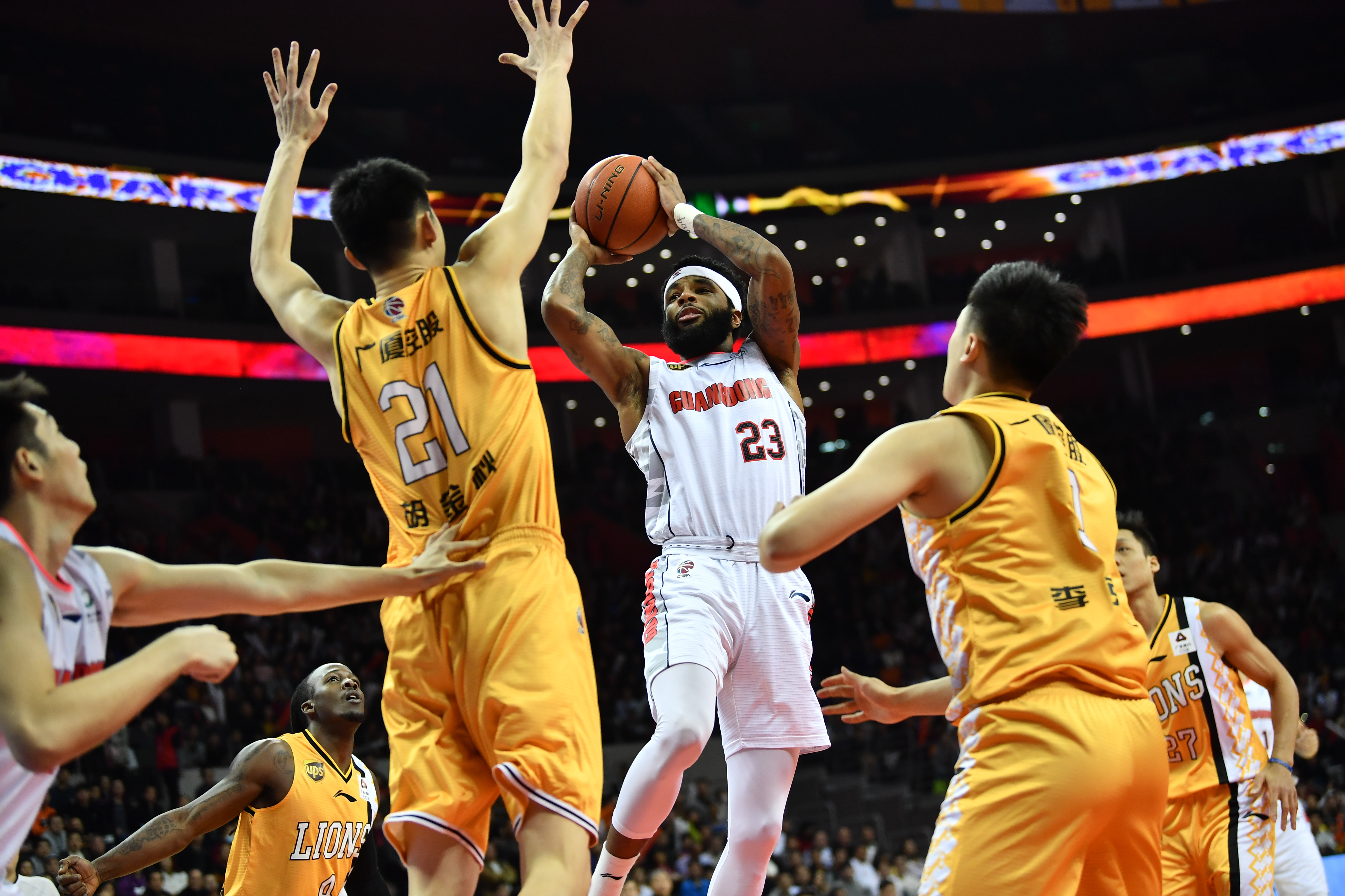 爱游戏-CBA常规赛赛程吃紧；广东宏远清晨临场应变；态度坚定；球探报告显示潜力的简单介绍